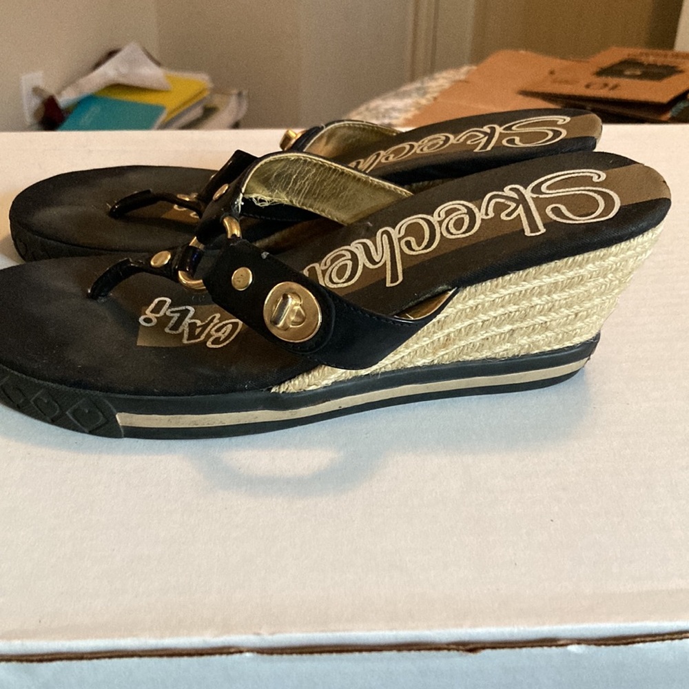 Sketchers wedged sandals